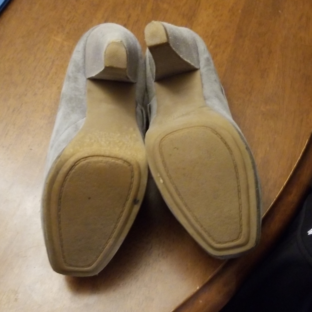 Gray suede leather ankle boots - Picture 7 of 8